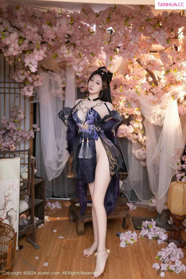 逗逗DouDou  [XiuRen]高清写真图 2024.03.14 No.8232 小逗逗 美腿性感第18张图片